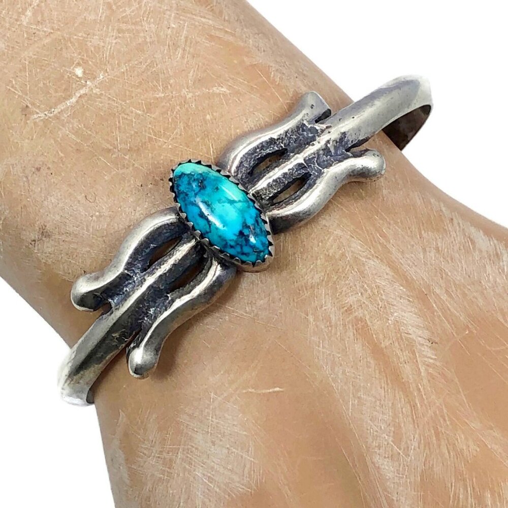 Vintage, Turquoise Cuff Sterling Silver, Sand Cast, Native American, Small Wrist - Picture 3 of 5